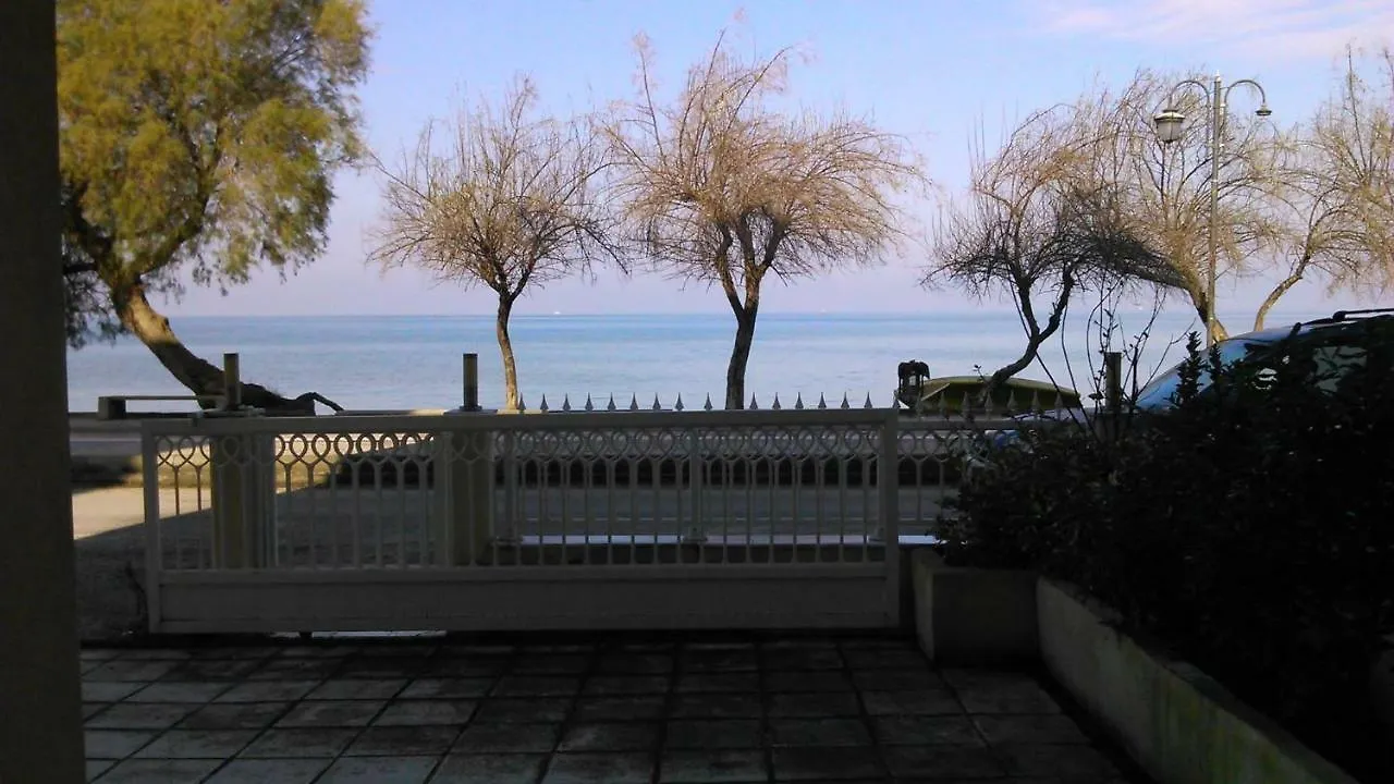 Jordan'S Neoi Epivates Appartment By The Beach Neo Epivates