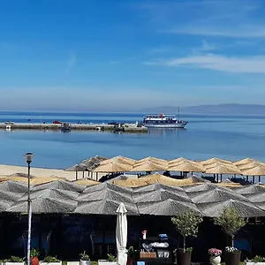 Apartment Isalos, Néoi Epivátai